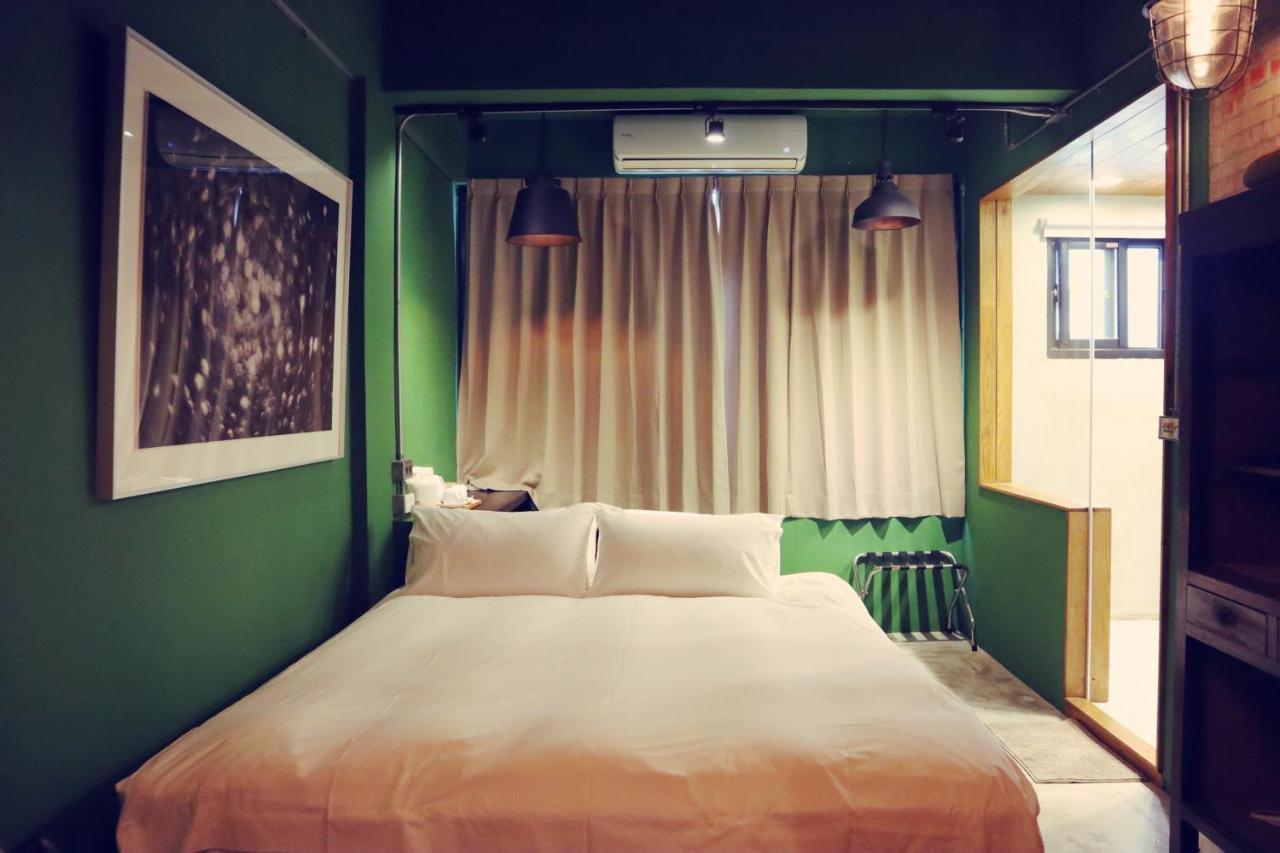 Travel Charger Hostel Хуалянь Экстерьер фото