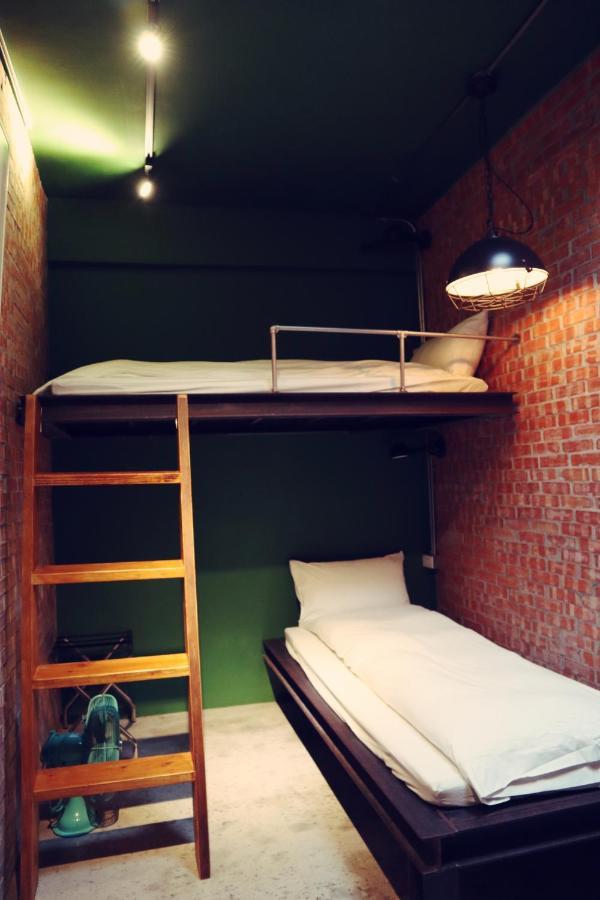 Travel Charger Hostel Хуалянь Экстерьер фото