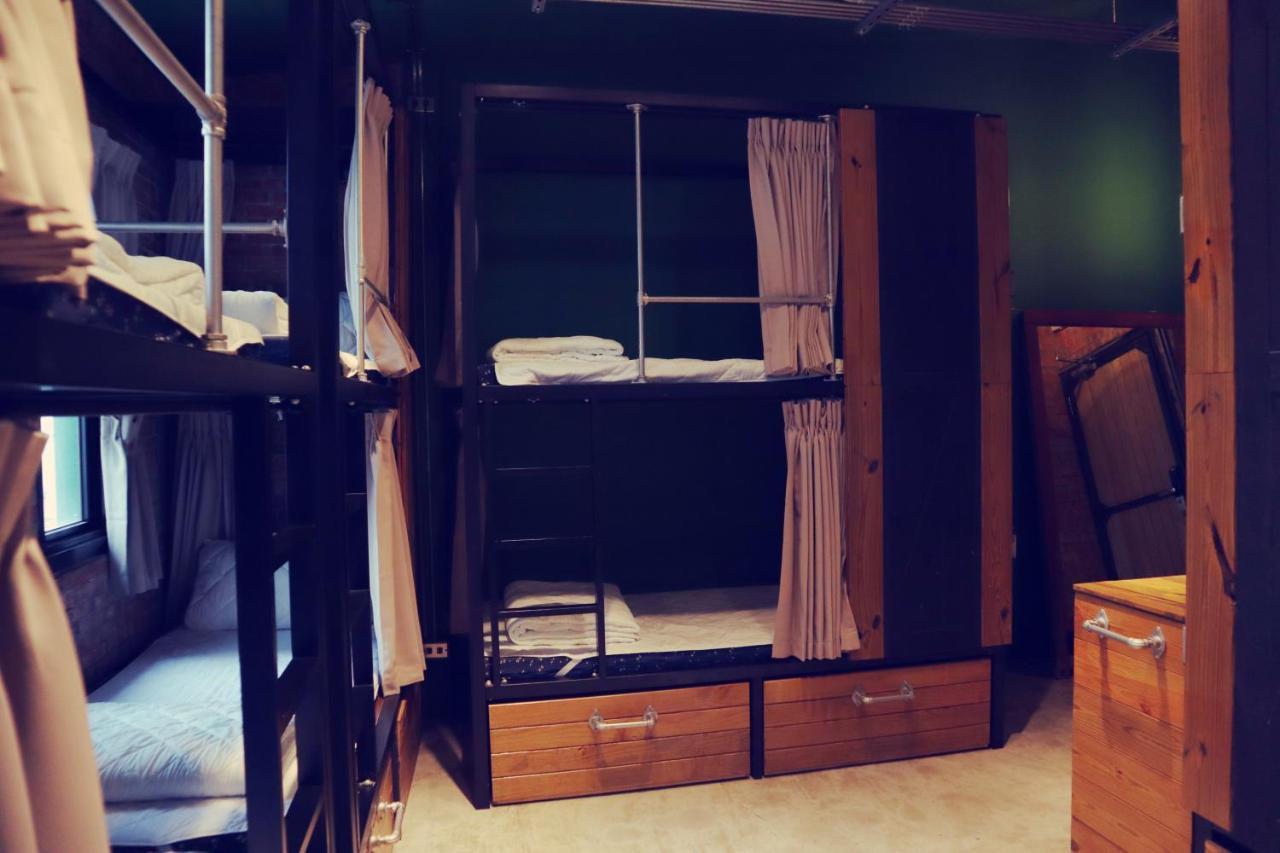 Travel Charger Hostel Хуалянь Экстерьер фото