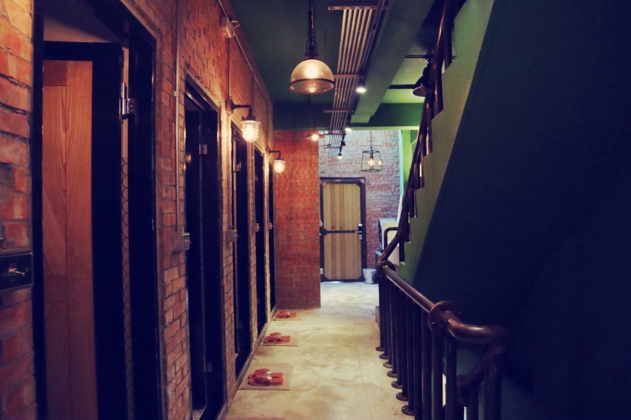 Travel Charger Hostel Хуалянь Экстерьер фото
