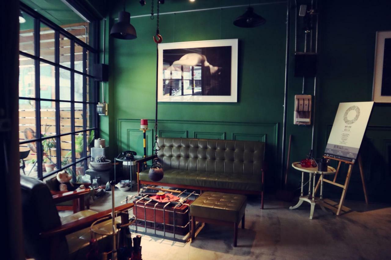 Travel Charger Hostel Хуалянь Экстерьер фото