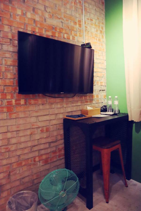 Travel Charger Hostel Хуалянь Экстерьер фото