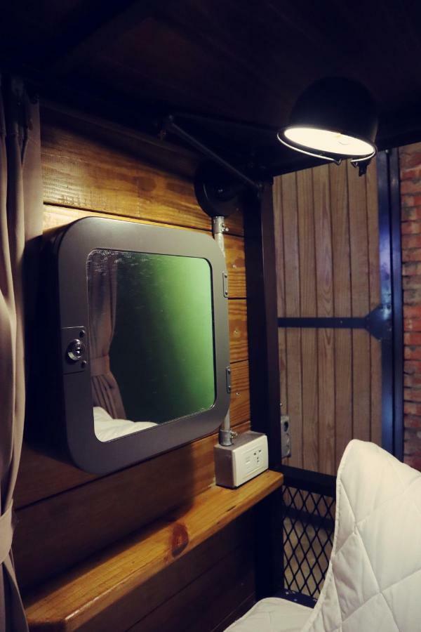 Travel Charger Hostel Хуалянь Экстерьер фото